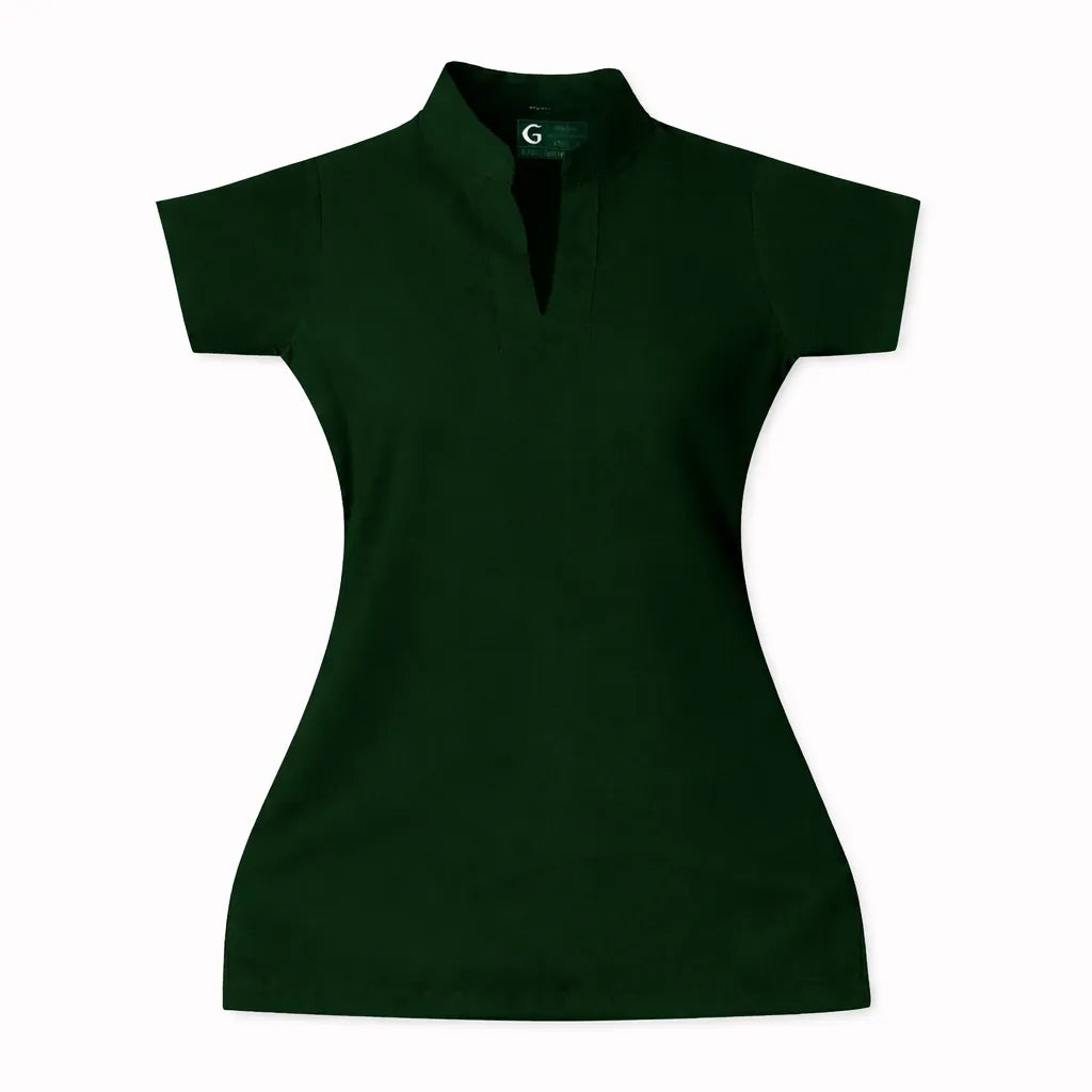 Casaca AK'AB verde bandera vista frontal, uniforme clínico mujer cuello mao manga corta, ropa médica verde