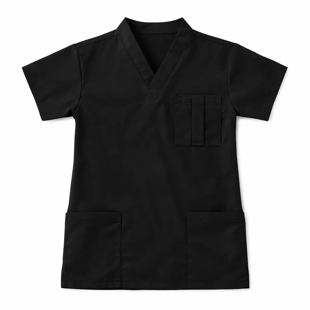 Casaca K'IIN negra vista frontal, uniforme clínico hombre cuello en V manga corta bolsillo, ropa médica profesional